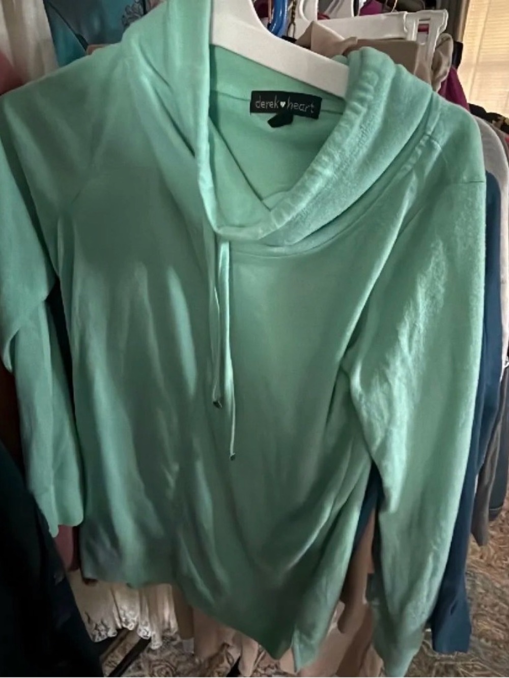 Derek Heart Seafoam Green Pullover Top